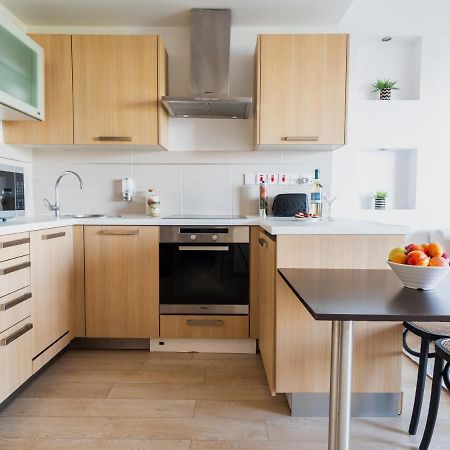 לימסול Sanders Ermitage On The Beach - Delightful 1-Bedroom Apartment With Sea View מראה חיצוני תמונה