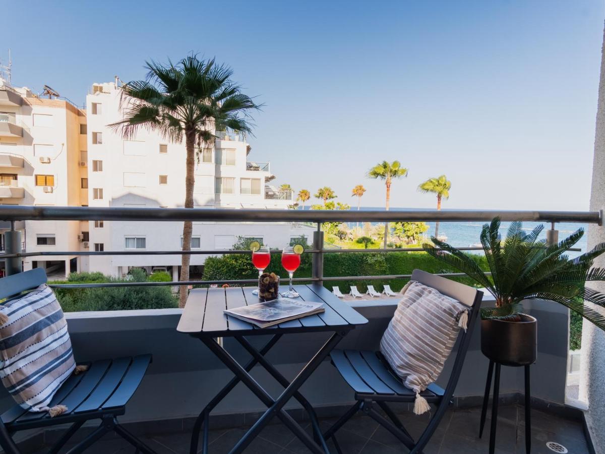 לימסול Sanders Ermitage On The Beach - Delightful 1-Bedroom Apartment With Sea View מראה חיצוני תמונה