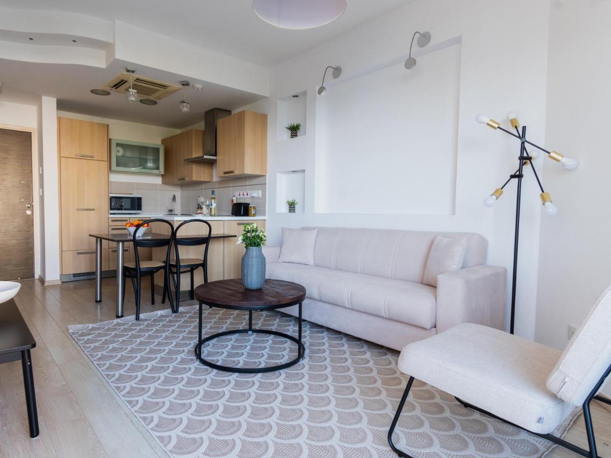 לימסול Sanders Ermitage On The Beach - Delightful 1-Bedroom Apartment With Sea View מראה חיצוני תמונה
