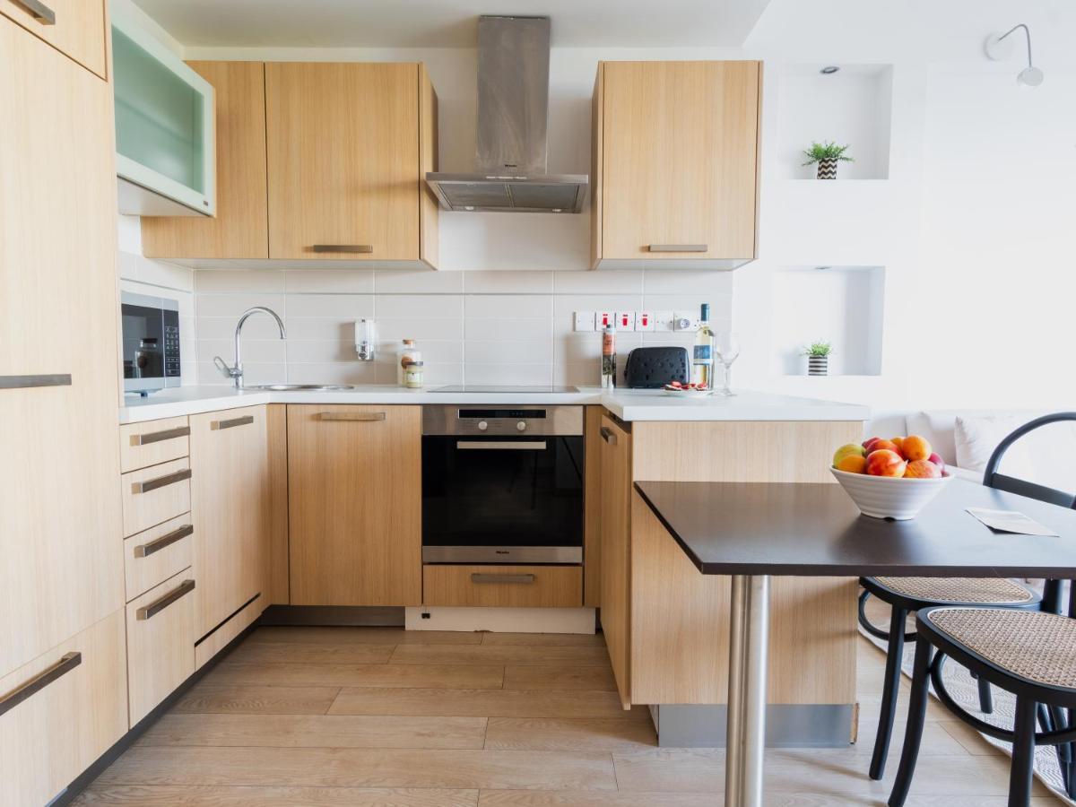לימסול Sanders Ermitage On The Beach - Delightful 1-Bedroom Apartment With Sea View מראה חיצוני תמונה