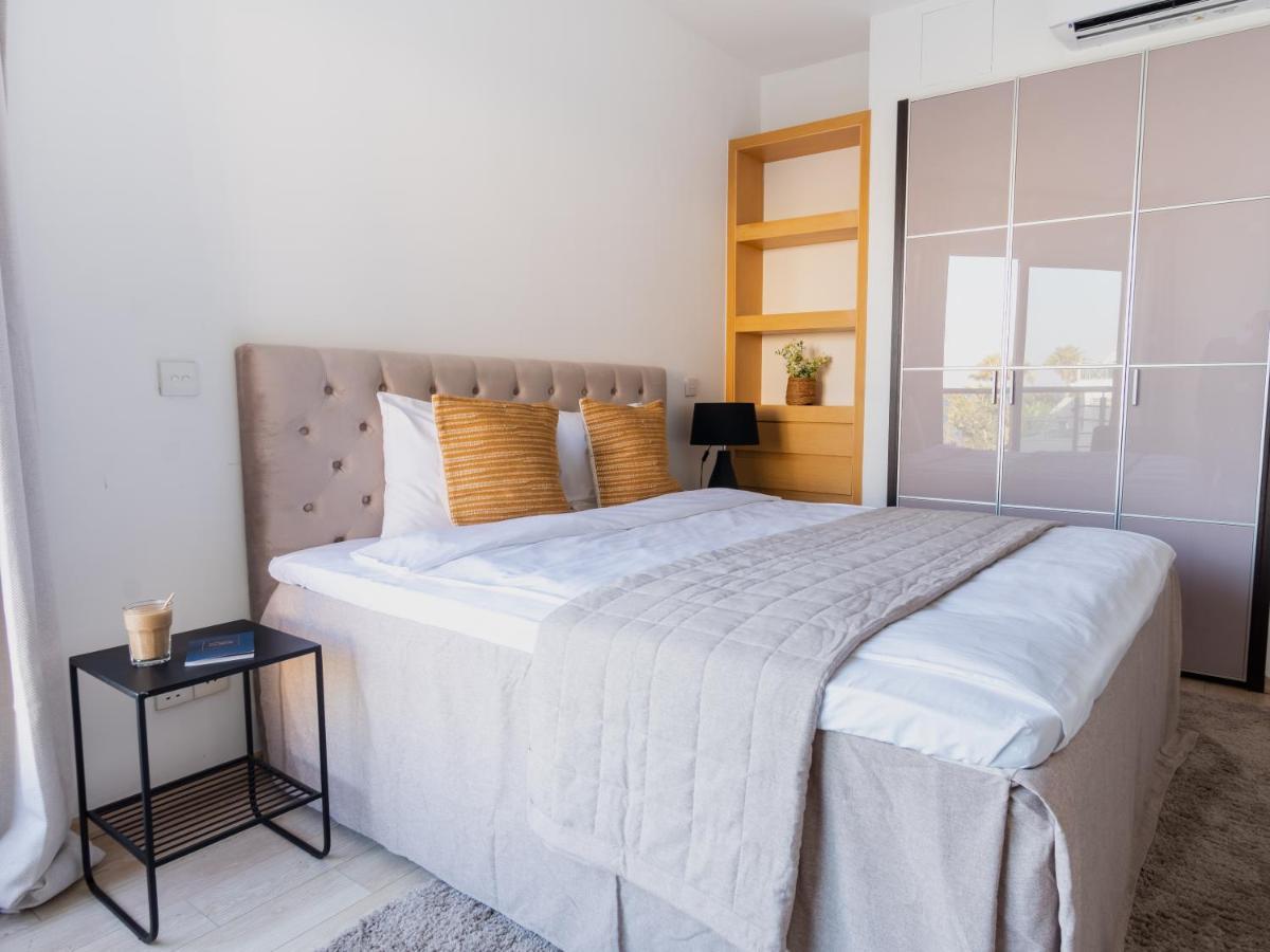 לימסול Sanders Ermitage On The Beach - Delightful 1-Bedroom Apartment With Sea View מראה חיצוני תמונה